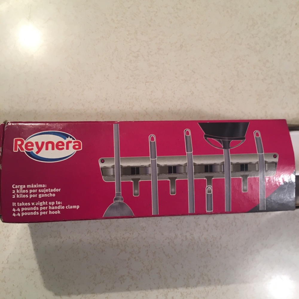 NIB Reynera hang up cleaning tools bracket